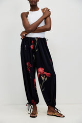 Trend alert 🚨📢- 🍰 SUMMER 2026- sizeless - we're in love- Black with flower print