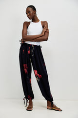 Trend alert 🚨📢- 🍰 SUMMER 2026- sizeless - we're in love- Black with flower print