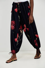 Trend alert 🚨📢- 🍰 SUMMER 2026- sizeless - we're in love- Black with flower print