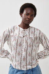 🧦 Autumn/Winter 2025/2026 - Tomorrowland - Petal Poem (White)