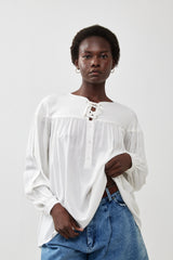 🧦 Autumn/Winter 2025/2026 - Tomorrowland - Simple as White