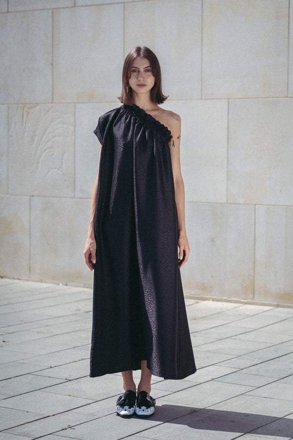 🌼 Summer 2023- Philadelphia 76 - Lady in Black One Shoulder Maxi Dress