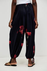 Trend alert 🚨📢- 🍰 SUMMER 2026- sizeless - we're in love- Black with flower print