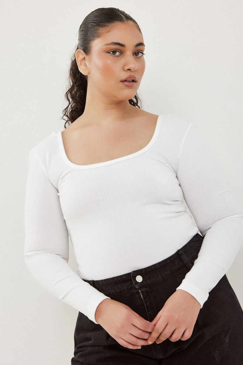 🧦 Autumn/Winter 2025/2026 - Fame - Long T Shirt - White Muse 🪐