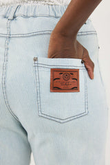 🧦Autumn/Winter 2025/2026 - Our interpretation for Mom jeans - נוטה להיות קטן ביחס למאמ הרגיל-Denim and stripes. Is there any better match?