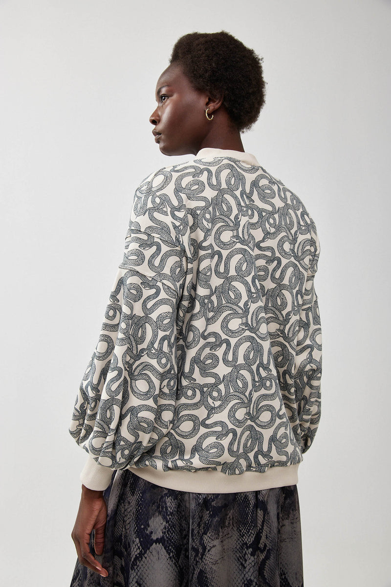 🧦Autumn/Winter 2025/2026 - Sara Sweatshirt - Black - A bag of snakes 🐍