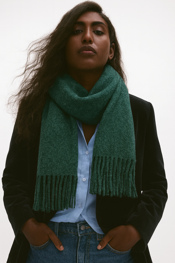 ❄️ Cozy Wrap- Emerald Dream–Woven Throw.