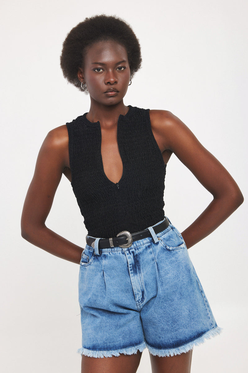 ⛵️Spring/Summer 2025 - Strawberry 🍓 - Shiny Black - This item is discounted due to a minor defect – slight irregularities in the spacing of the gathers