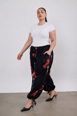 Trend alert 🚨📢- 🍰 SUMMER 2026- sizeless - we're in love- Black with flower print