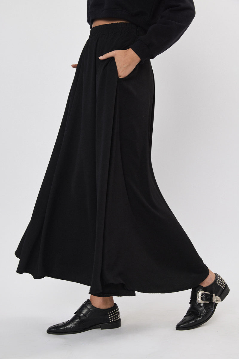 ❄️ Winter 2023/2024 - The Ultimate Skirt -  Black