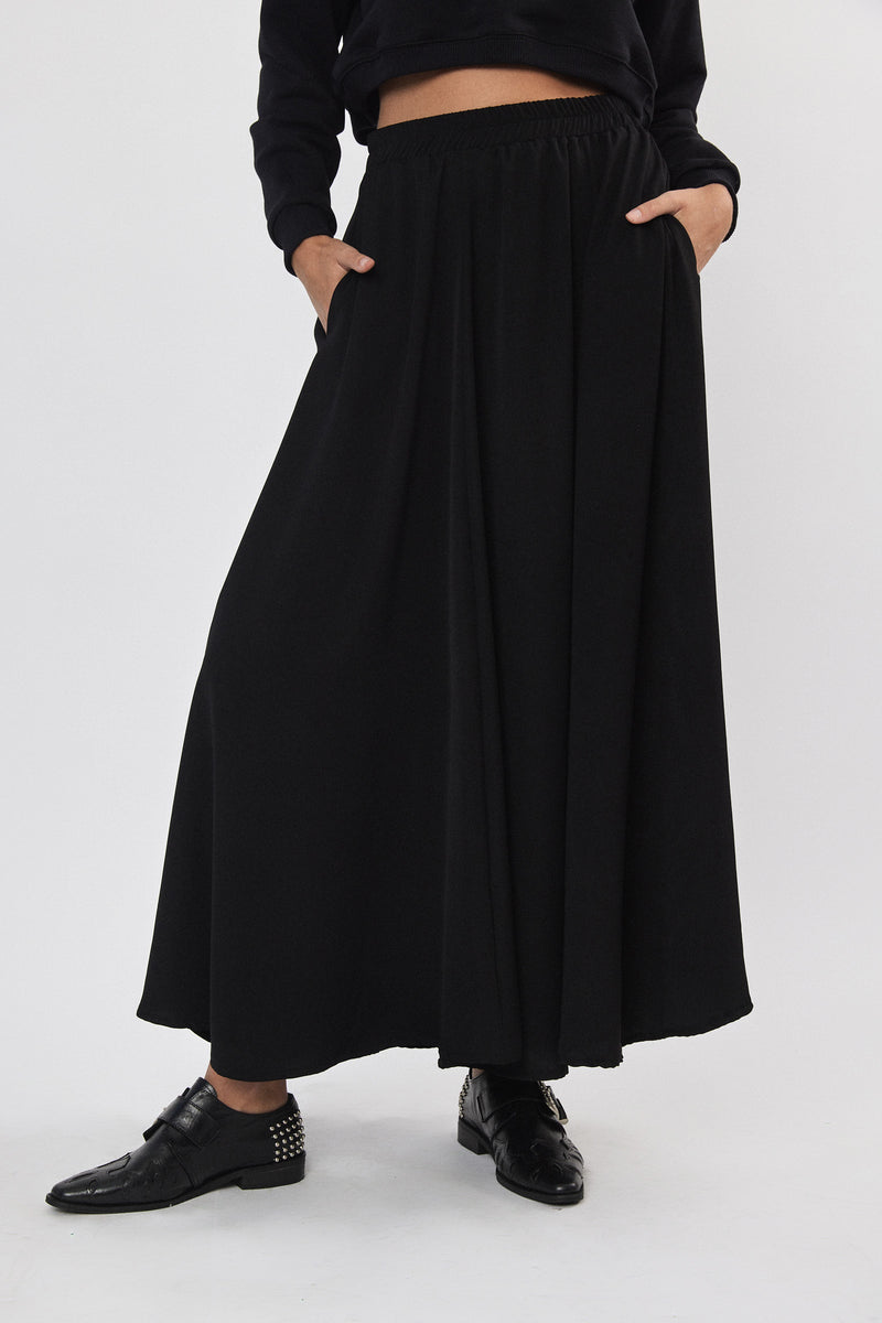 ❄️ Winter 2023/2024 - The Ultimate Skirt -  Black