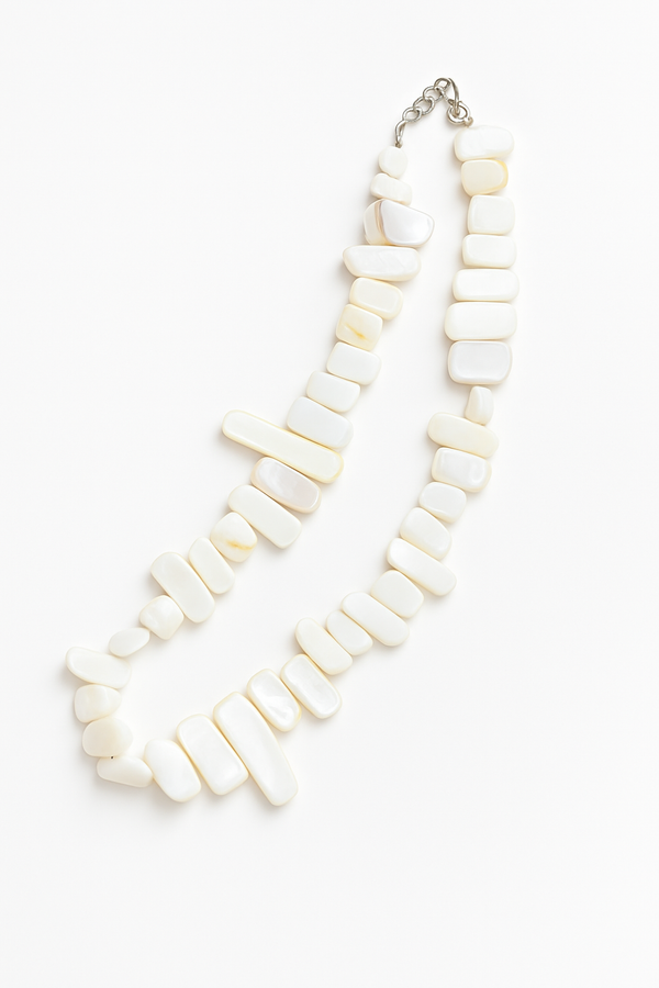 🤍🐚 Organic Shell Necklace- Asymmetric beads