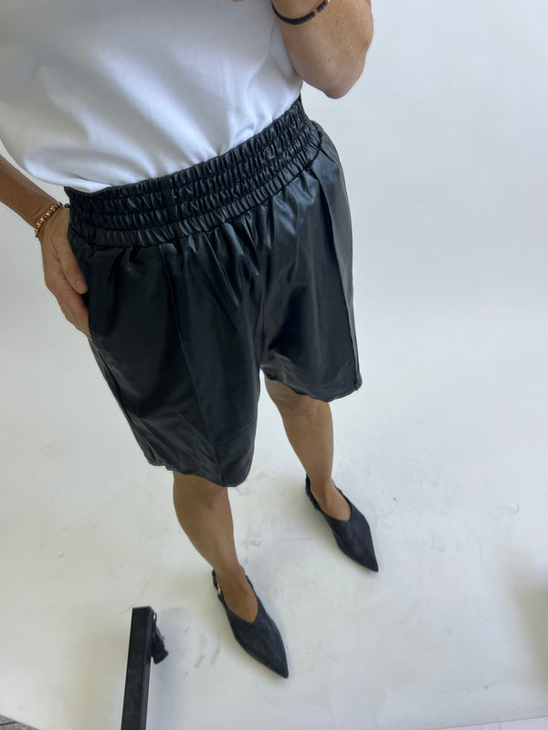 Sample shorts  -  Black