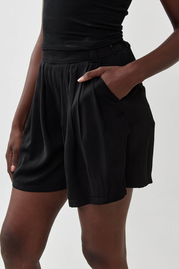 🧦Autumn/Winter 2025/2026  - 1990 Shorts - Classic Black