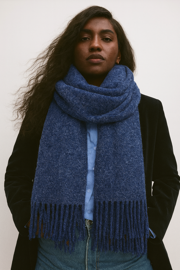 ❄️ Cozy Wrap- Midnight Whisper–Woven Throw.
