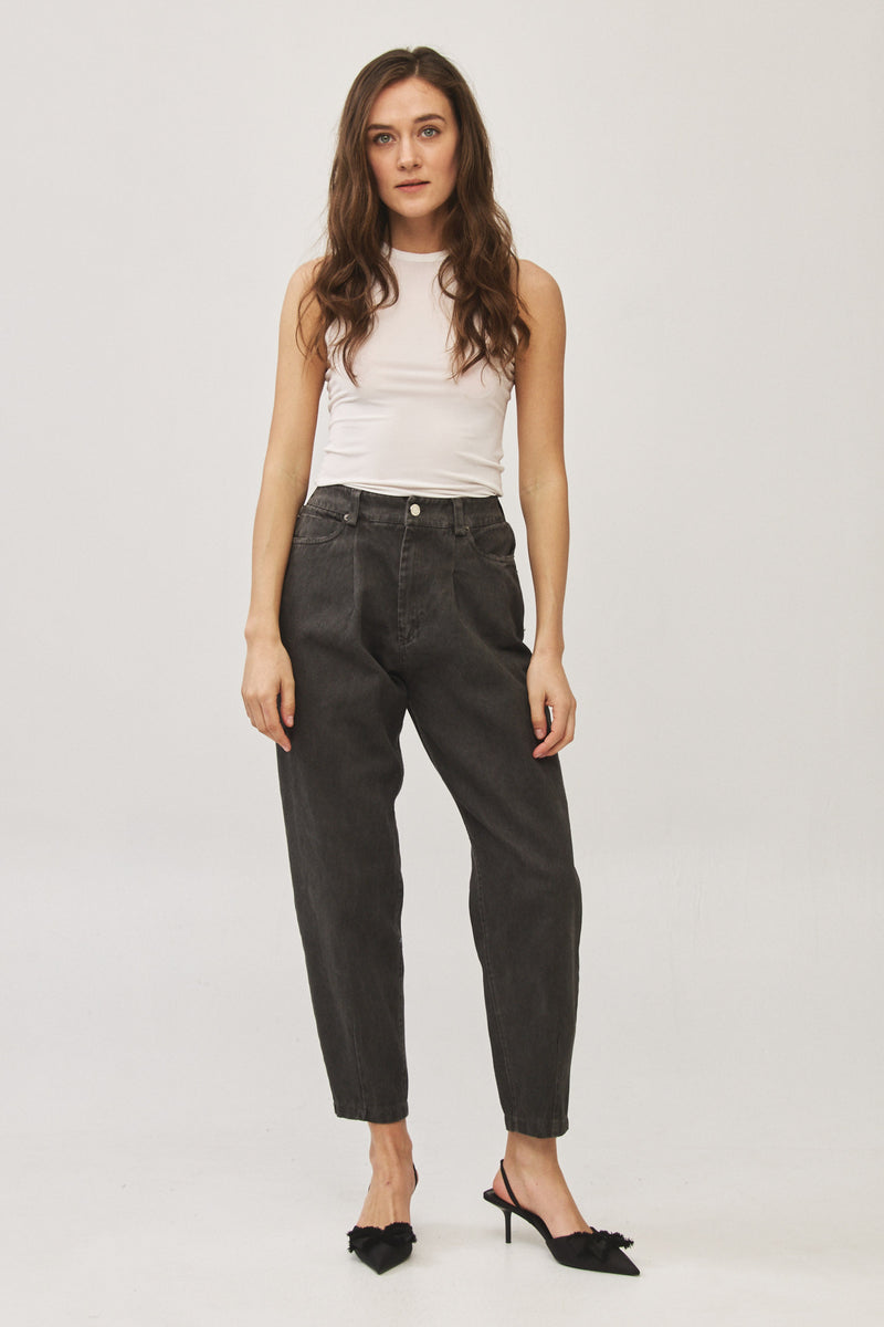 ⛵️Spring/Summer 2025 - Our interpretation for Mom jeans - Dark Washed Grey