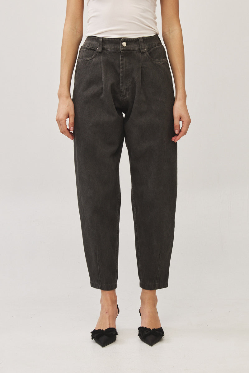 ⛵️Spring/Summer 2025 - Our interpretation for Mom jeans - Dark Washed Grey