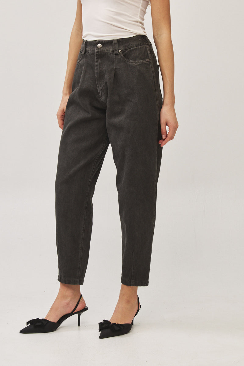 ⛵️Spring/Summer 2025 - Our interpretation for Mom jeans - Dark Washed Grey