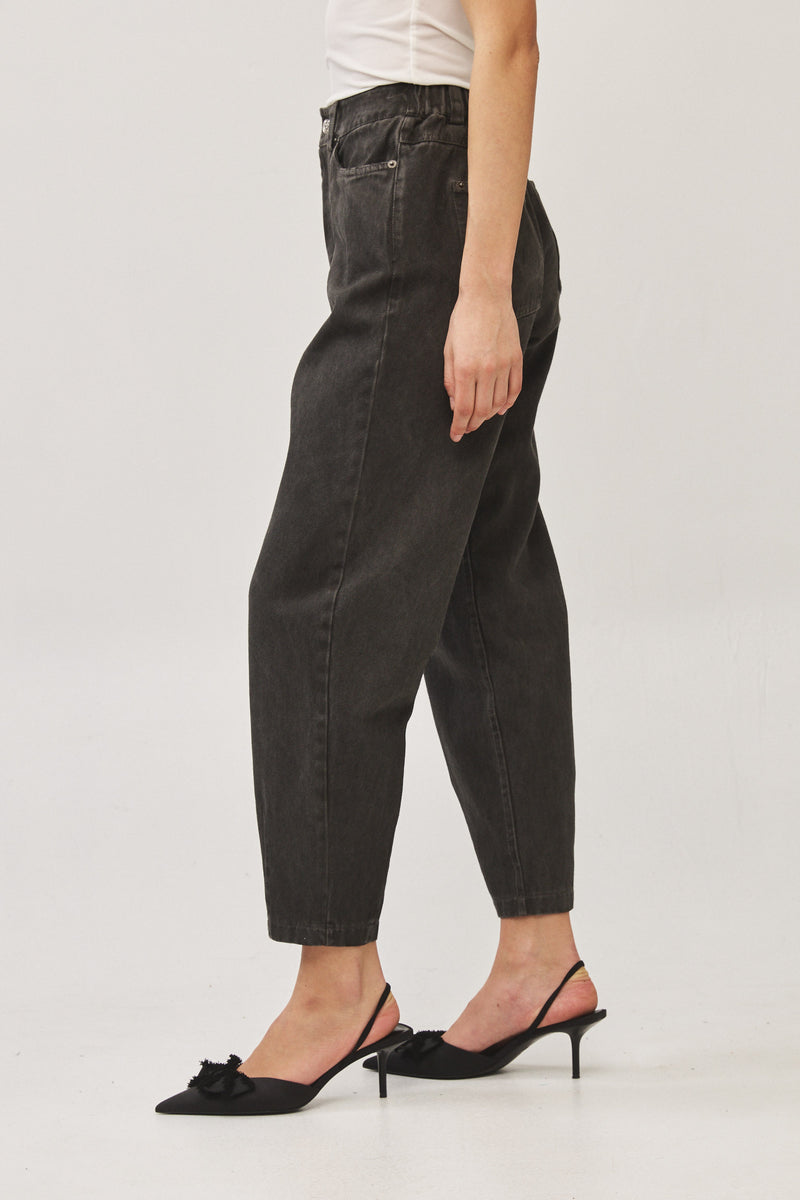 ⛵️Spring/Summer 2025 - Our interpretation for Mom jeans - Dark Washed Grey