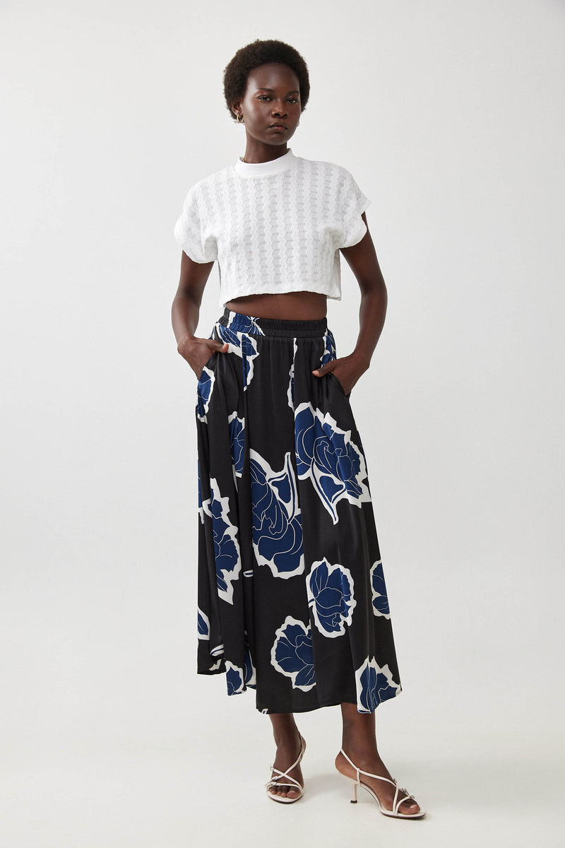 🧦 Autumn/Winter 2025/2026 -Six Senses Skirt -Noir Garden
