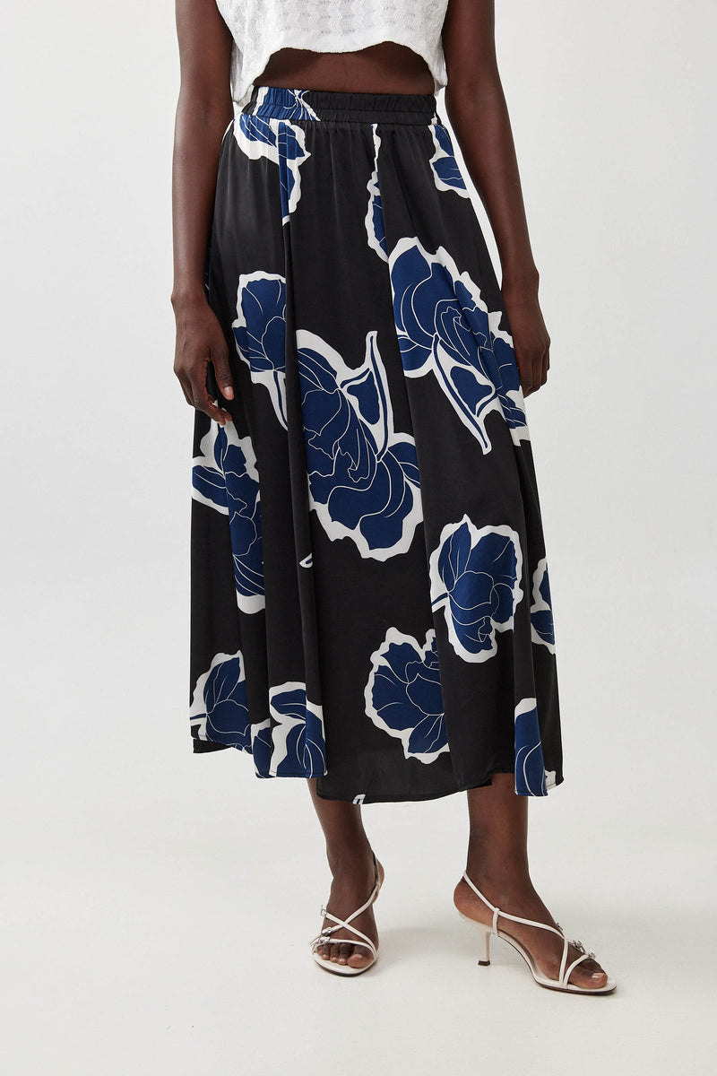 🧦 Autumn/Winter 2025/2026 -Six Senses Skirt -Noir Garden