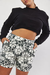☃️ Winter 2023  - Shasha Shorts  - Monochrome Flowers